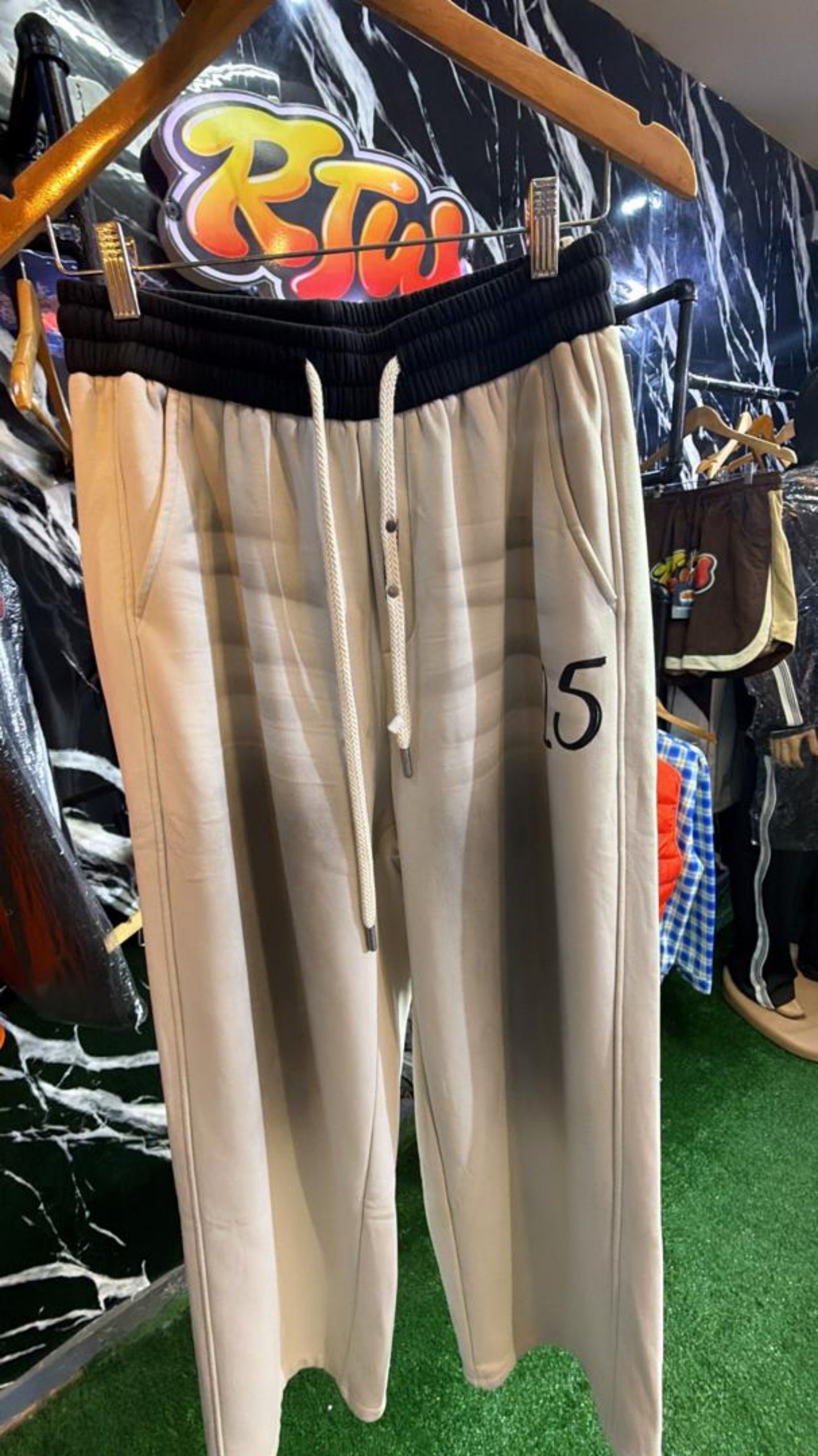 Ron 5 Graffiti Sweatpants